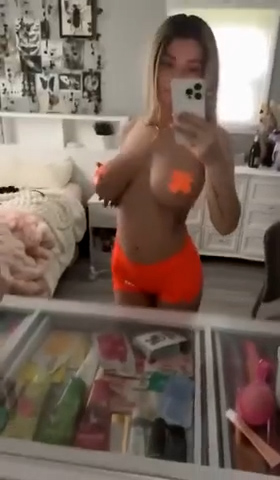 Kira Pregiato Mirro Naked Selfie – Onlyfans video Hot